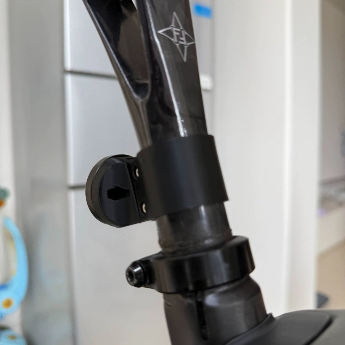 Seatpost light & radar mount for round 27.2 mm seatposts - photo 2